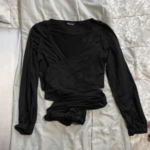 Wrap Knot Cross Long Sleeve